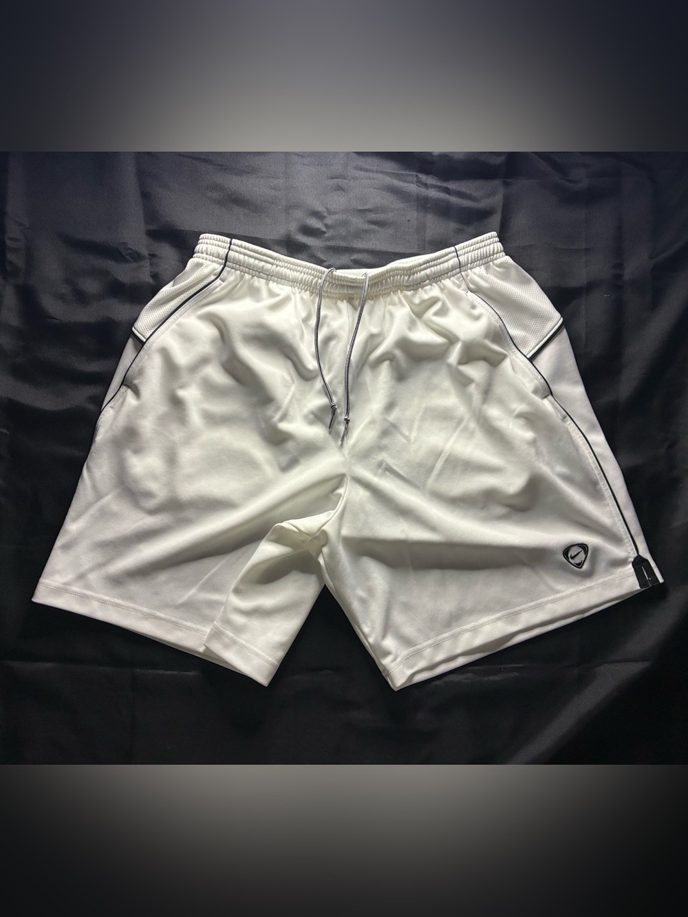 Nike Vintage Athletic Shorts Men’s Size Extra Large White with Black Accents